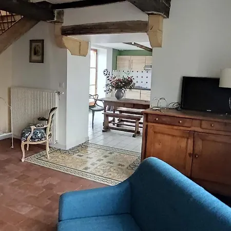 Dépendance Du Château De Remehan Rénovée Avec Goût Pouru-Saint-Remy