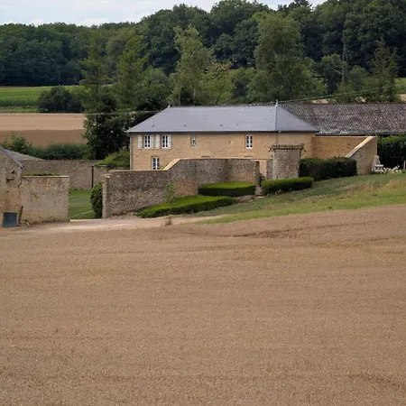 Dependance Du Chateau De Remehan Renovee Avec Gout *