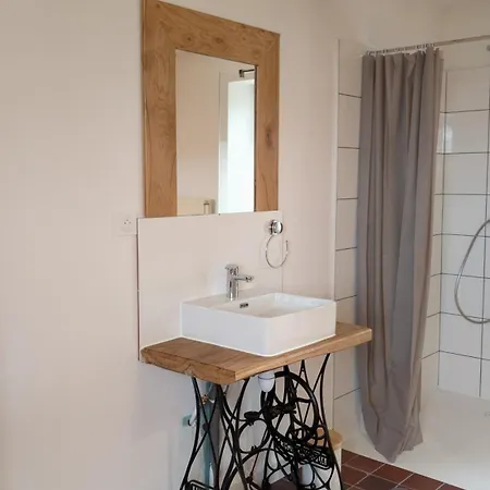 Dependance Du Chateau De Remehan Renovee Avec Gout