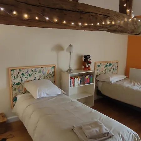 Dependance Du Chateau De Remehan Renovee Avec Gout 度假居 *