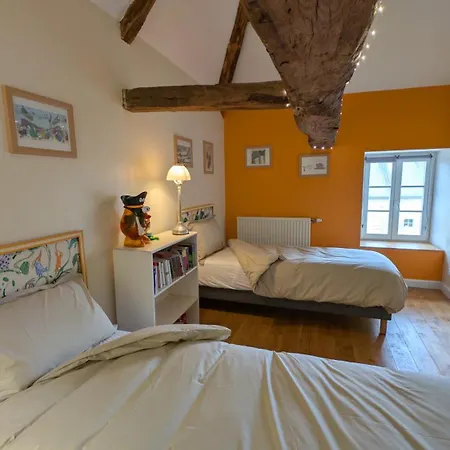 Dépendance Du Château De Remehan Rénovée Avec Goût Hébergement de vacances Pouru-Saint-Remy