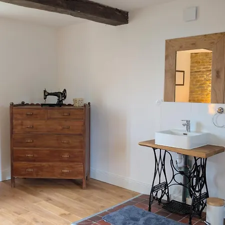 Dépendance Du Château De Remehan Rénovée Avec Goût * Pouru-Saint-Remy
