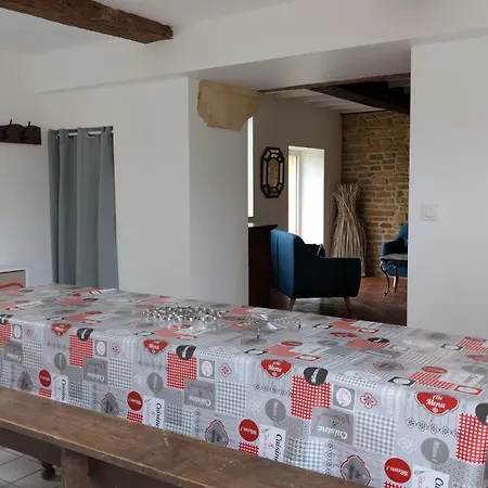 Dependance Du Chateau De Remehan Renovee Avec Gout *