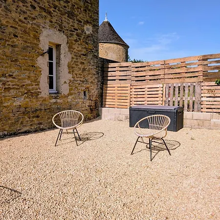 Dependance Du Chateau De Remehan Renovee Avec Gout Pouru-Saint-Remy