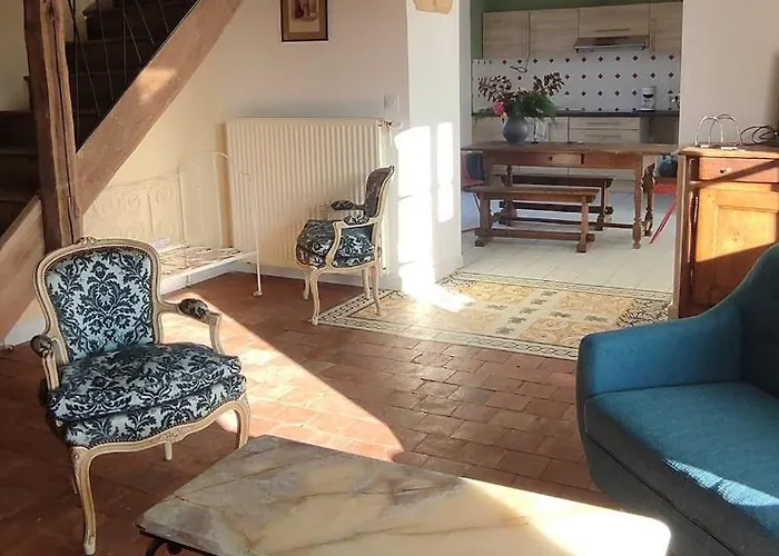 Dependance Du Chateau De Remehan Renovee Avec Gout *