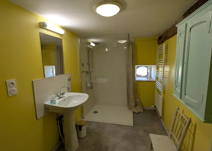 Dependance Du Chateau De Remehan Renovee Avec Gout * Pouru-Saint-Remy