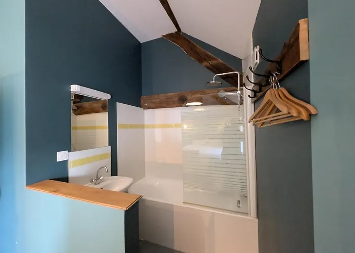 Dependance Du Chateau De Remehan Renovee Avec Gout